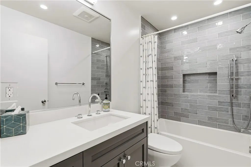 201 N Orange Grove Boulevard 532, Pasadena, California 91103 home-pic-34